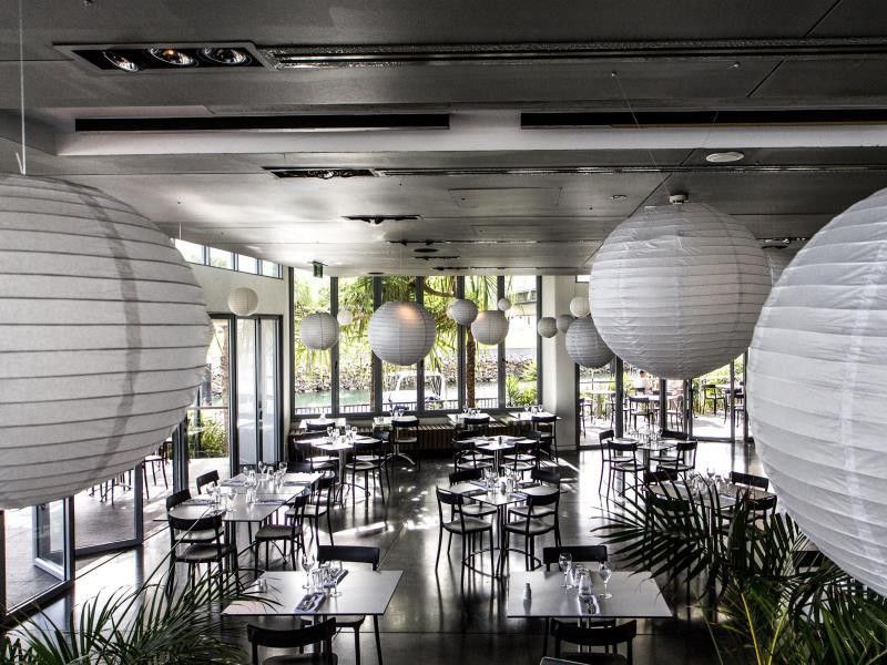 Hotel Peppers Blue On Blue Nelly Bay Exterior foto Interior of the restaurant